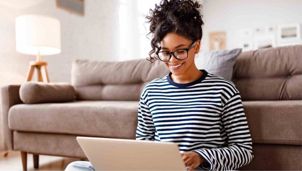 Homebuyer searching for properties online with Greg Leverton Maryland Realtor